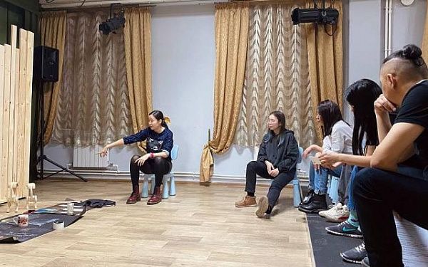 Театр кукол «Ульгэр» готовится к премьере спектакля «Самый лучший папа»