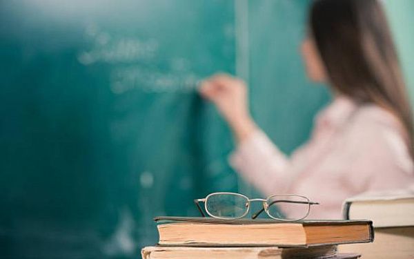Учителям Бурятии увеличили размер выплат за классное руководство