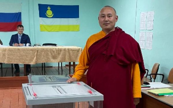 Буддийские священнослужители принимают участие в выборах в Бурятии 