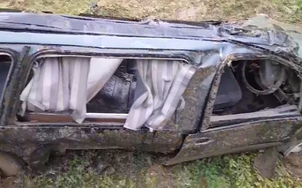 В Бурятии 46-летний водитель иномарки опрокинулся в овраг и погиб