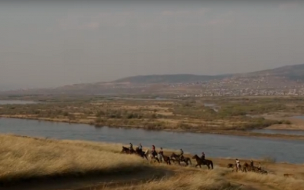 В пригороде Улан-Удэ можно покататься на лошадях