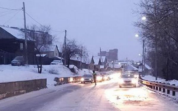 Автоледи с судорожныи синдромом спровоцировала массовое ДТП в Улан-Удэ
