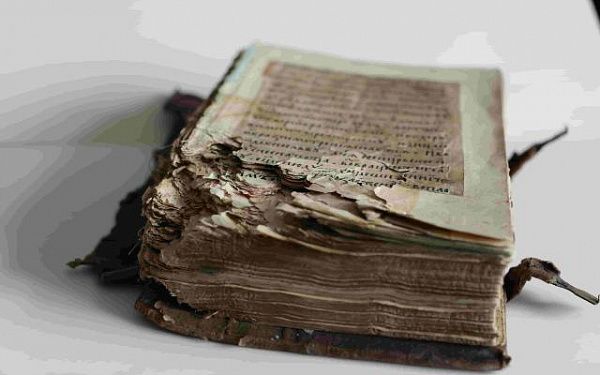 В Национальной библиотеке Бурятии завершена реставрация старопечатной книги XVI века