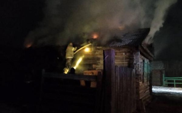 В горном районе Бурятии сгорел продовольственный магазин