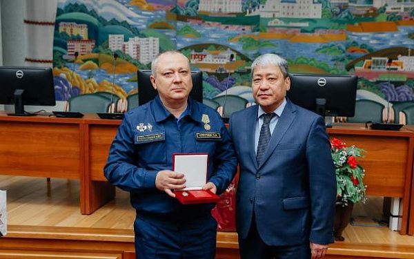 Улан-удэнские спасатели принимают поздравления