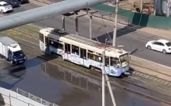 В Улан-Удэ вода затопила улицу