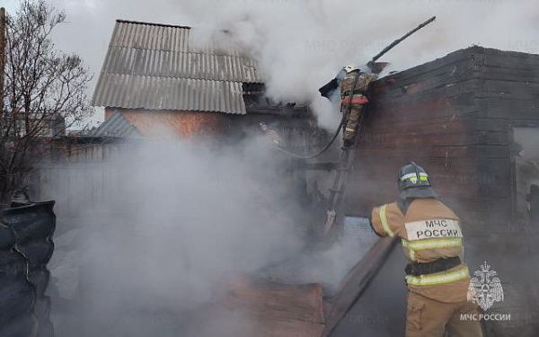 Огнеборцы ликвидировали пожар в СНТ "Строитель" в г. Улан-Удэ