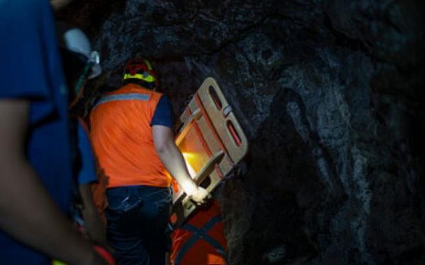 В Бурятии в скалистой местности спасатели ищут туристов