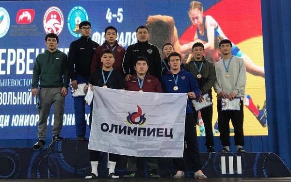 Борцы-юниоры из Бурятии в числе сильнейших на Дальнем Востоке