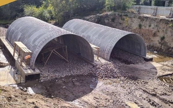 В приграничном городе Бурятии возвели арочные конструкции на новом мосту