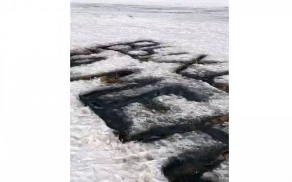 За выжженное предложение руки и сердца на льду Байкала ищут жениха 