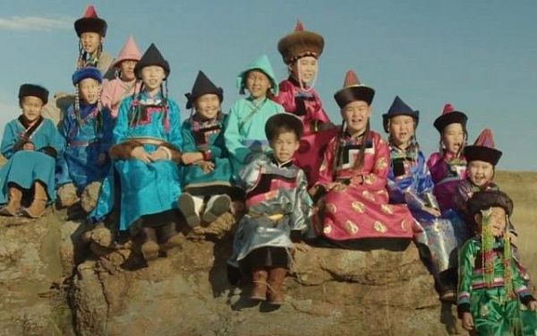 Работа над бурятскими детскими песнями сделала молодую композиторшу из Монголии многодетной мамой