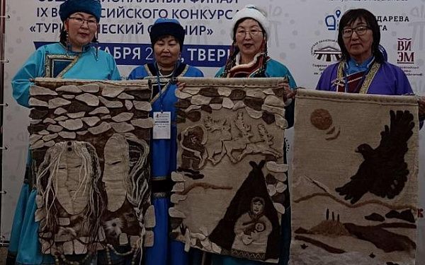 Бурятские войлочницы стали победителями на конкурсе турсувениров в Твери
