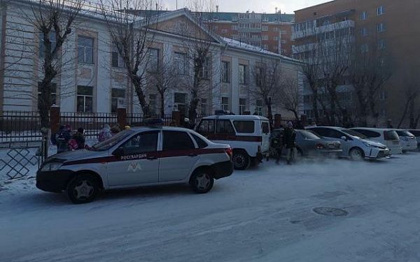 Сегодня в Улан-Удэ массово эвакуировали учащихся