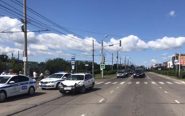В Улан-Удэ торопливого пешехода сбили на "зебре"
