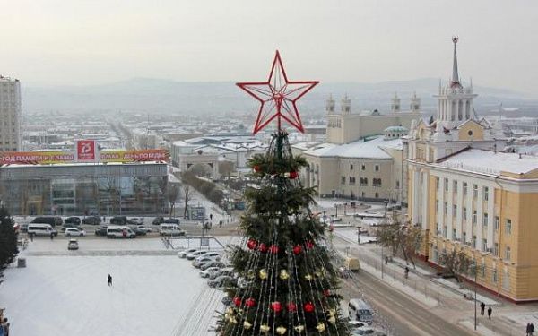 Главную елку в Улан-Удэ украсила новая звезда