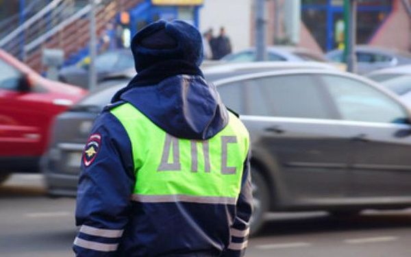 В Бурятии полицейские остановили иномарку с нетрезвым водителем и мешком марихуаны