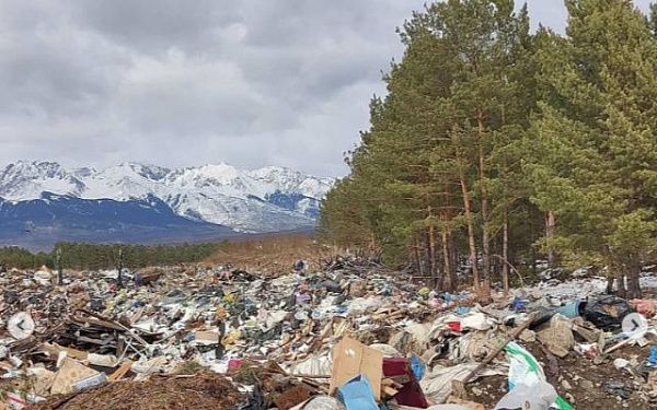 В курортном районе Бурятии прекратили вывозить мусор