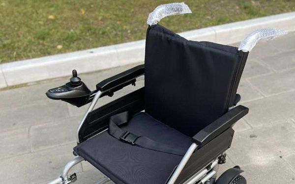 Предприниматель из Бурятии помог приобрести кресло-коляску