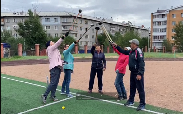 В Улан-Удэ горожане старшего поколения увлечены игрой в граунд - гольф