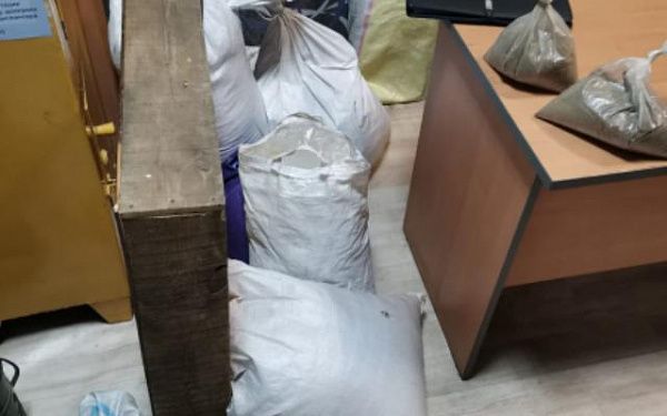 В Мухоршибирском районе полицейские изъяли около 28 килограммов наркотиков у местного жителя