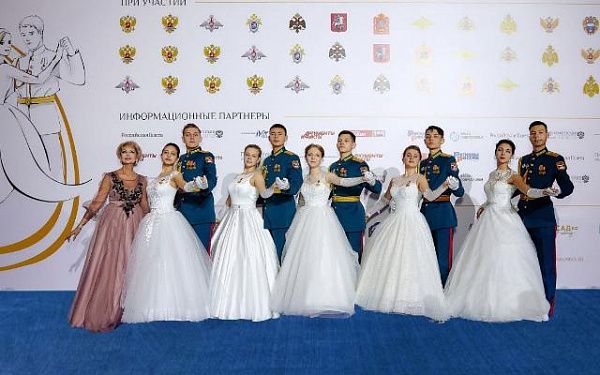 Улан-удэнская школьница стала принцессой Кремлёвского кадетского бала