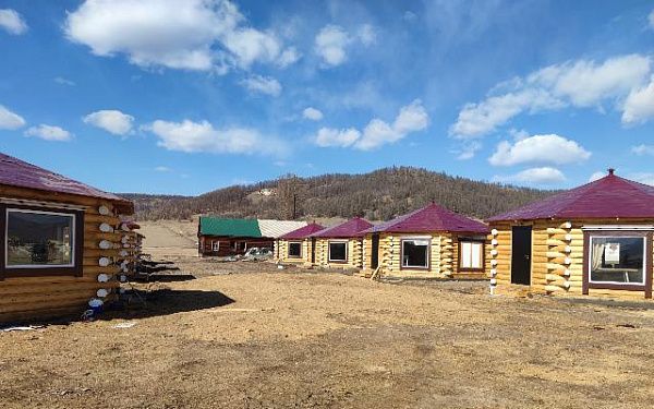 Завершается строительство кемпинговой стоянки в горном районе Бурятии