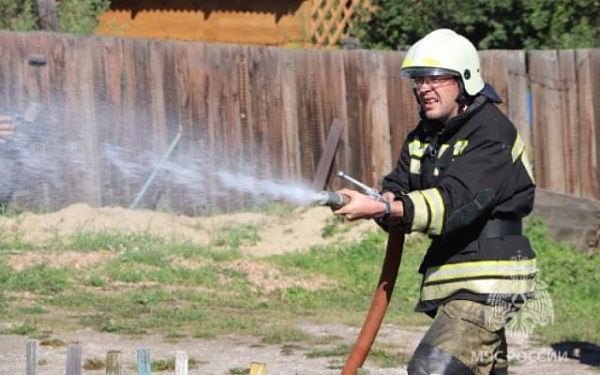 В Улан-Удэ прошли соревнования добровольных пожарных расчетов