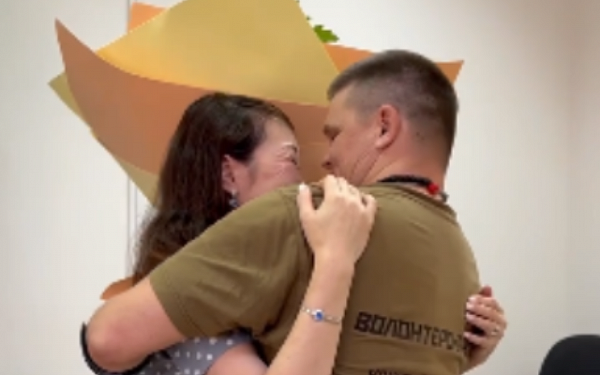 Участник СВО из Бурятии сделал трогательный сюрприз своей жене