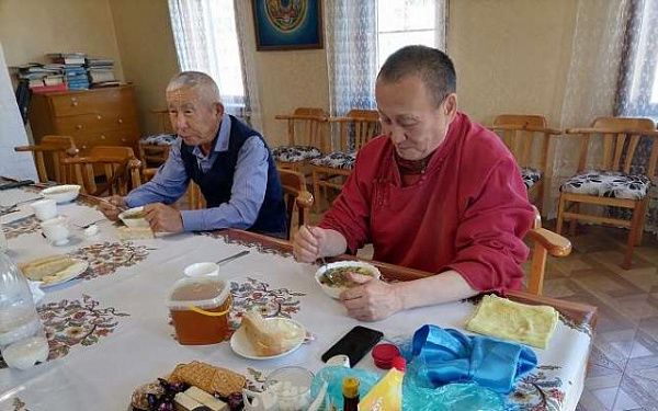 Бурятский журналист рассказал о предпочтениях в еде главы буддистов России