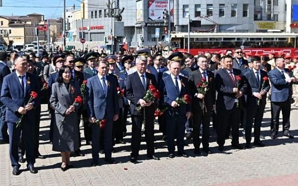 В Улан-Удэ на Мемориале Победы состоялся торжественный митинг