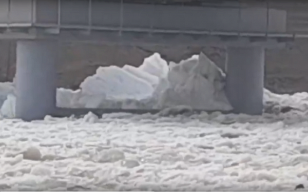 В Бурятии начался ледоход на реках республики