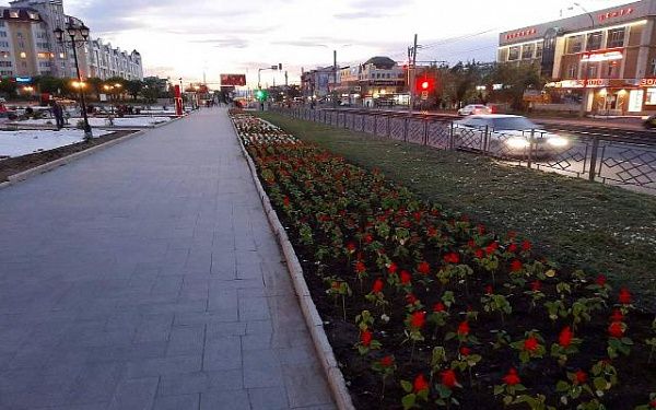 В Улан-Удэ высаживают цветы на восьми тысячах квадратных метров
