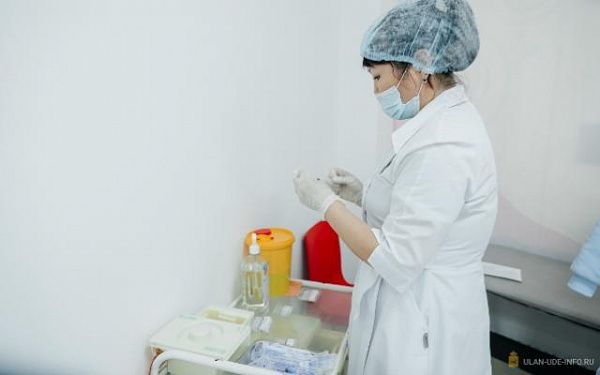 Администрация Улан-Удэ оказывает содействие медикам в вакцинировании горожан от COVID-19