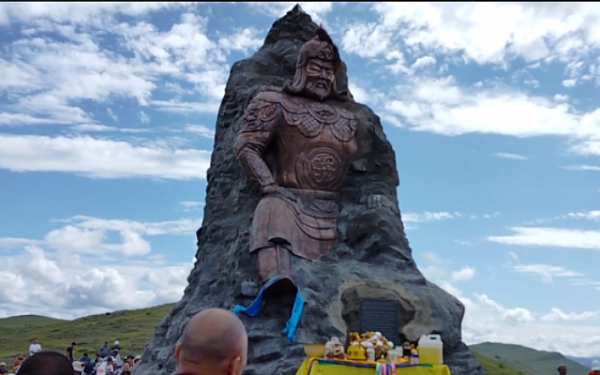 В Бурятии ламы освящают памятник небесному покровителю бурятских казаков