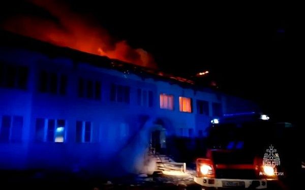Пожар в торговом центре в Таксимо локализован
