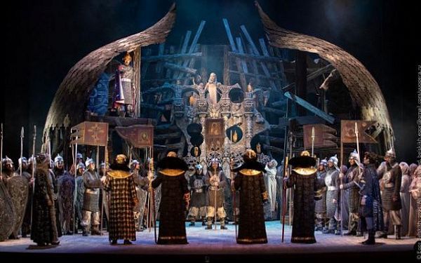 В Улан-Удэ состоялась премьера оперы «Князь Игорь»