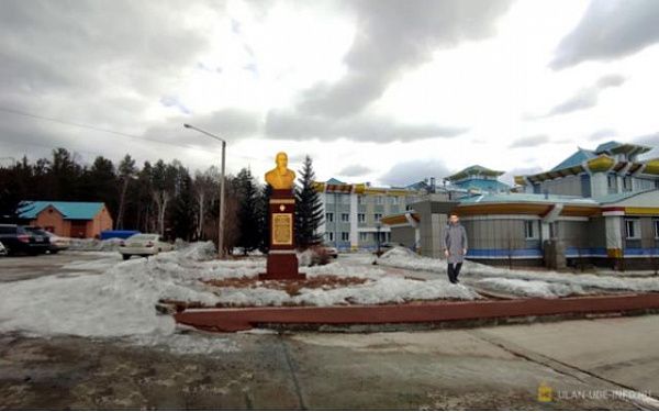 Скульптор Балжир Цыжипов: Территория Центра восточной медицины станет прекрасным местом для установки бюста Петру Бадмаеву