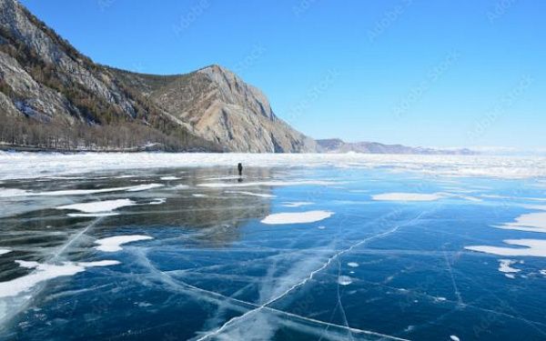 На западной стороне Байкала сейсмологи зафиксировали "ледовый удар"