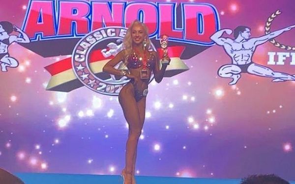 Впервые спортсменка из Бурятии завоевала золото турнира «Аrnold Сlassic»