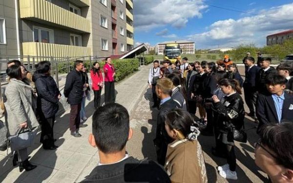 Университет в Бурятии посетила делегация школьников аймака Монголии
