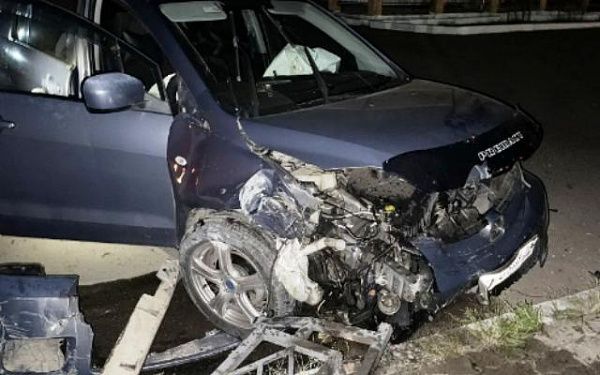 В Бурятии пьяный 18-летний парень угнал авто у родственников и устроил ДТП
