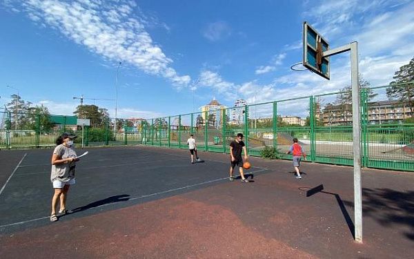 В парках и скверах Улан-Удэ заработали спортивные площадки для детей