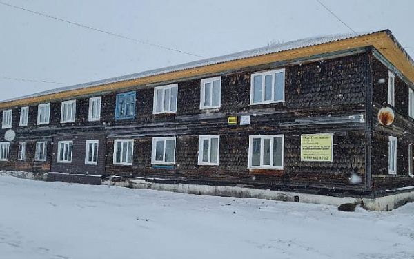 В селе у побережья Байкала обновили крыши домов на 25 млн рублей