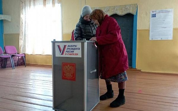 Старейшая жительница села Бурятии пришла и проголосовала на выборах