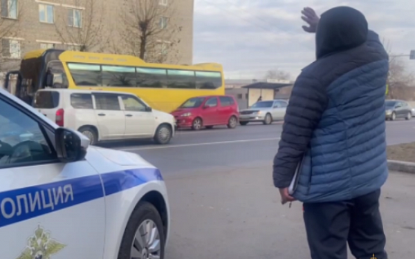 В Улан-Удэ водитель рейсового автобуса пытался дать взятку сотруднику ГИБДД