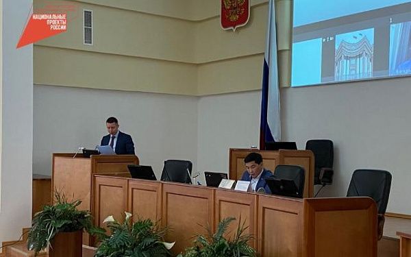 Антон Виноградов выступил в Народном Хурале Бурятии с докладом о ходе реализации закона о самозанятых