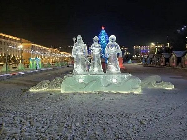 Ледовый городок на площади Советов Улан-Удэ почти готов