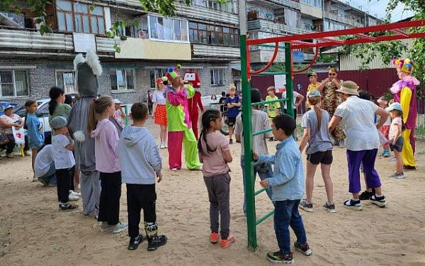В Улан-Удэ у маленьких жильцов общежития появилась игровая площадка