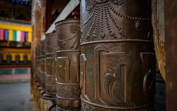Улан-удэнец украл ящик с пожертвованиями из буддийского храма